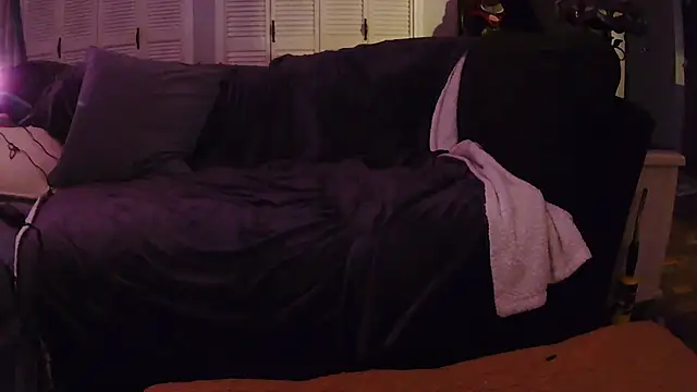 BusyB1983 online show from March 11, 2026, 11:49 am