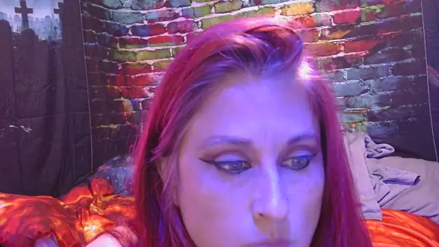 BusyB1983 online show from May 7, 2026, 12:16 am