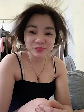Snapshot of Pinks_cool chatting on June 24, 2026, 8:35 am Pinks cool online show from June 24, 2026, 8:35 am