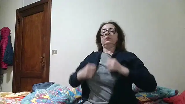 Miasexmilf online show from May 15, 2026, 11:45 pm
