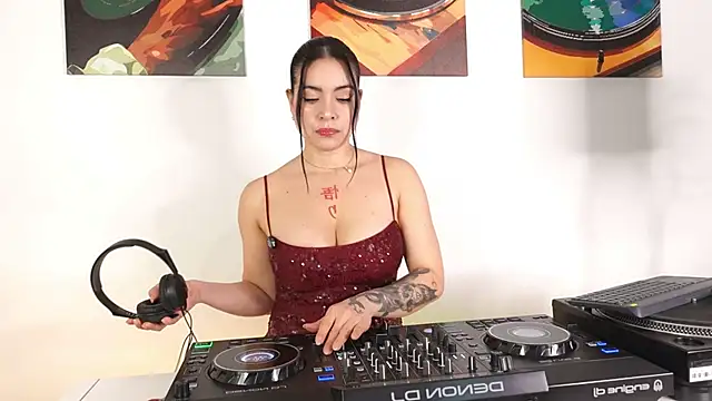 Snapshot of SatyaDj chatting on February 12, 2026, 6:14 pm SatyaDj online show from February 12, 2026, 6:14 pm