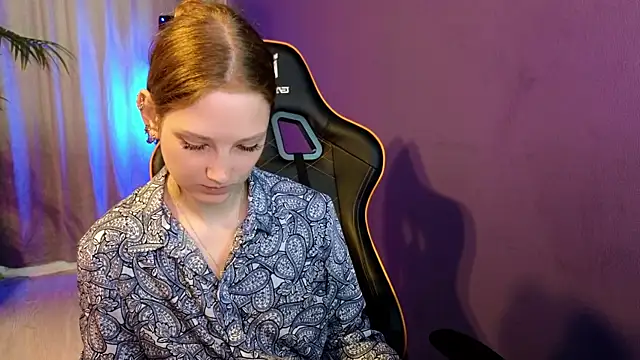 Your lilith  online show from May 18, 2026, 5:46 am