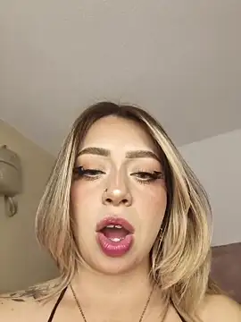 BellaDonna 16 online show from April 9, 2026, 8:03 pm