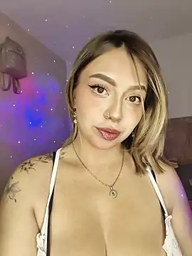 BellaDonna 16 online show from April 29, 2026, 11:33 pm