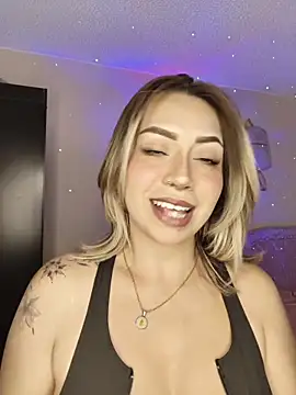 BellaDonna 16 online show from May 15, 2026, 9:44 pm