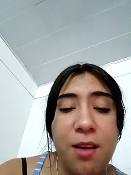 Ailen-cute online show from February 25, 2026, 4:44 am