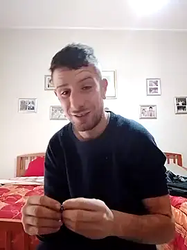 Snapshot of Mcsimotoro chatting on February 19, 2026, 10:11 am Mcsimotoro online show from February 19, 2026, 10:11 am