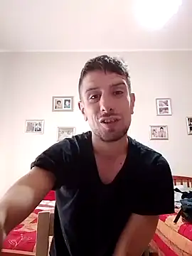 Snapshot of Mcsimotoro chatting on March 24, 2026, 12:43 pm Mcsimotoro online show from March 24, 2026, 12:43 pm