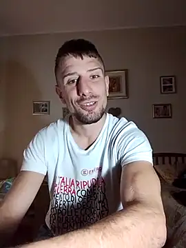 Snapshot of Mcsimotoro chatting on April 12, 2026, 2:44 pm Mcsimotoro online show from April 12, 2026, 2:44 pm