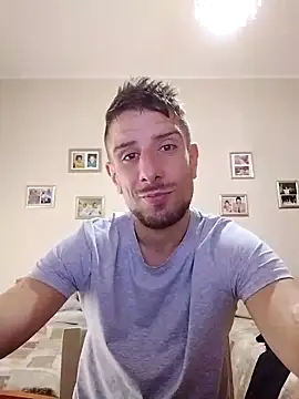 Snapshot of Mcsimotoro chatting on April 16, 2026, 11:55 am Mcsimotoro online show from April 16, 2026, 11:55 am