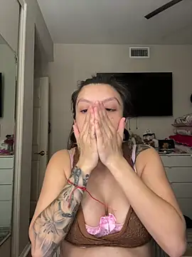 Mandygonewild online show from April 24, 2026, 6:43 pm