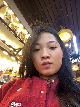Lyn-be99 online show from May 8, 2026, 9:58 am