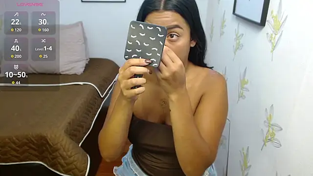 Laia white online show from April 9, 2026, 11:59 am