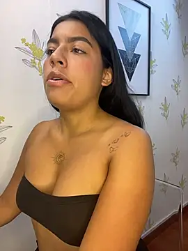 Laia white online show from April 23, 2026, 11:31 am