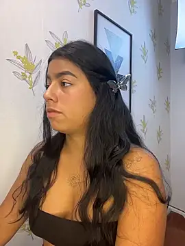 Laia white online show from April 23, 2026, 12:29 pm