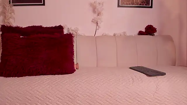 Naomi bennet online show from February 18, 2026, 10:22 am