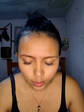 Snapshot of Daniela_Cruz_ chatting on February 25, 2026, 11:14 pm Daniela Cruz online show from February 25, 2026, 11:14 pm