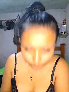 Snapshot of Daniela_Cruz_ chatting on March 15, 2026, 5:19 pm Daniela Cruz online show from March 15, 2026, 5:19 pm