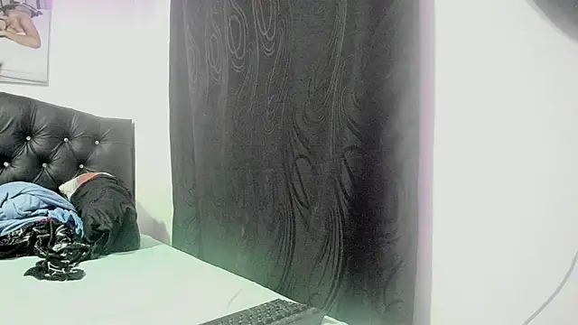 Snapshot of antonella__max chatting on February 24, 2026, 11:47 pm antonella max online show from February 24, 2026, 11:47 pm