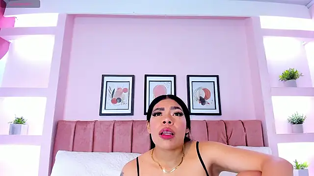 Snapshot of Sophia_Salem chatting on February 12, 2026, 12:00 pm Sophia Salem online show from February 12, 2026, 12:00 pm