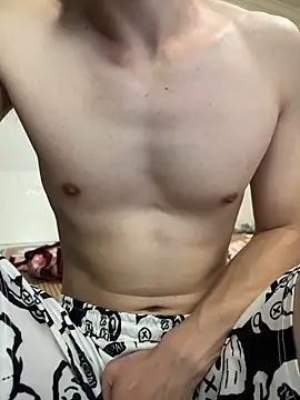 llkiki online show from April 13, 2026, 4:51 am