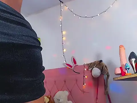 violetaconny online show from March 30, 2026, 6:25 am