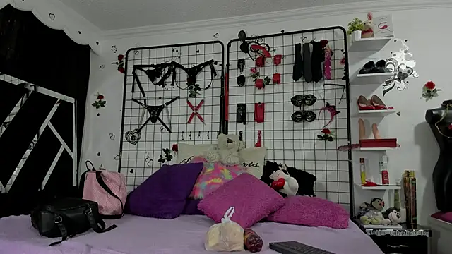 Snapshot of playful-girls chatting on February 24, 2026, 1:20 pm playful-girls online show from February 24, 2026, 1:20 pm