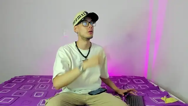 Snapshot of Vlad__night chatting on February 12, 2026, 12:11 pm Vlad night online show from February 12, 2026, 12:11 pm