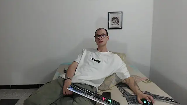 Snapshot of Vlad__night chatting on February 28, 2026, 3:51 am Vlad night online show from February 28, 2026, 3:51 am