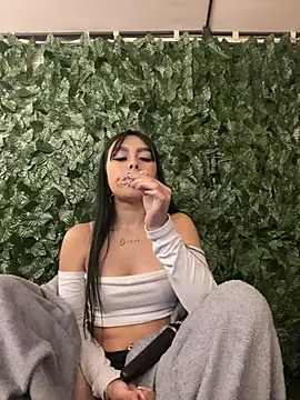 Snapshot of scarlett_pinkk1 chatting on February 4, 2026, 3:01 am scarlett pinkk1 online show from February 4, 2026, 3:01 am