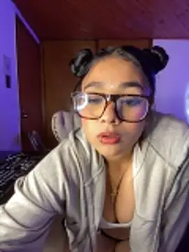 Snapshot of Violetta_pinkk1 chatting on March 3, 2026, 4:51 am Violetta pinkk1 online show from March 3, 2026, 4:51 am