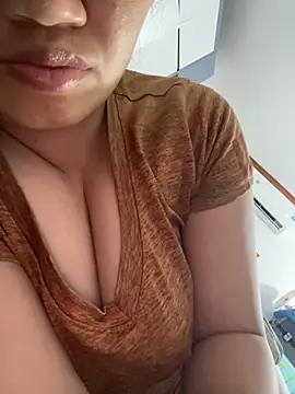 Puka2001 online show from April 12, 2026, 2:11 pm