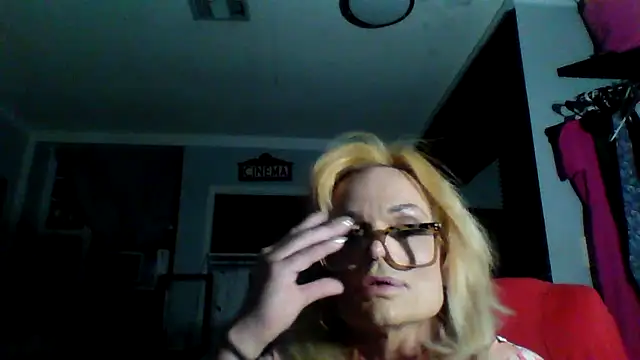 Snapshot of starandsky chatting on May 24, 2026, 9:36 am starandsky online show from May 24, 2026, 9:36 am