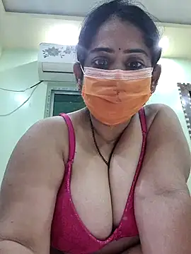 Snapshot of diyam4002 chatting on February 15, 2026, 7:54 pm diyam4002 online show from February 15, 2026, 7:54 pm