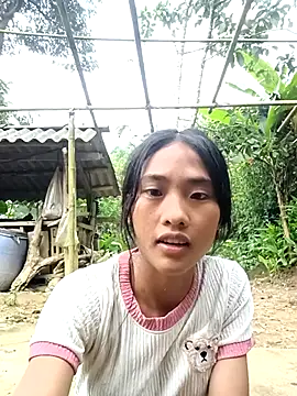 Snapshot of Hoa-tuylip chatting on August 3, 2026, 9:04 am Hoa-tuylip online show from August 3, 2026, 9:04 am