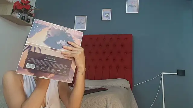 Snapshot of cristina_aznar1 chatting on February 7, 2026, 7:06 pm cristina aznar1 online show from February 7, 2026, 7:06 pm