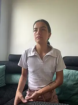 bliinkii and luka  online show from April 6, 2026, 12:28 pm