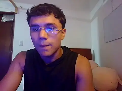 CreamKingg online show from April 17, 2026, 12:35 am