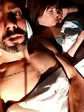 Snapshot of MrMrsLiss chatting on February 15, 2026, 7:43 pm MrMrsLiss online show from February 15, 2026, 7:43 pm