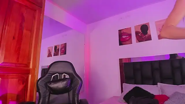 Isabella Moon9 online show from February 28, 2026, 11:44 am