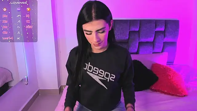 Isabella Moon9 online show from April 1, 2026, 12:39 pm