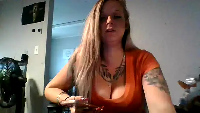 Gypsymomma17 online show from June 11, 2026, 8:51 pm