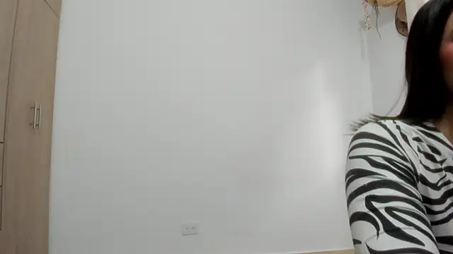 Hannakitten77 online show from March 5, 2026, 10:39 pm