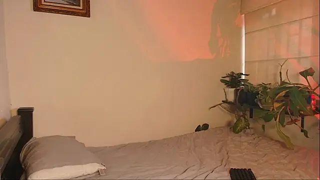 Snapshot of slowburnmystic chatting on February 26, 2026, 10:31 pm slowburnmystic online show from February 26, 2026, 10:31 pm