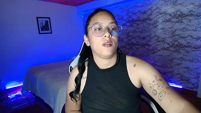 Snapshot of Camila_IRoose chatting on April 22, 2026, 10:00 pm Camila IRoose online show from April 22, 2026, 10:00 pm