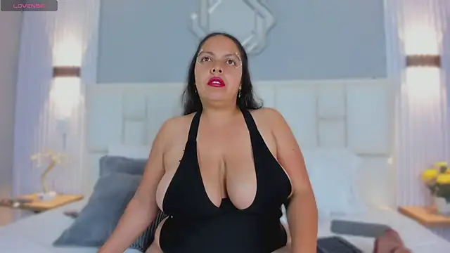 KataThonpson online show from March 10, 2026, 4:17 am