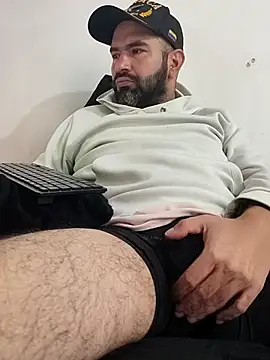 Snapshot of hairyandbigmann chatting on February 10, 2026, 2:21 pm hairyandbigmann online show from February 10, 2026, 2:21 pm