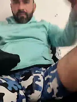 hairyandbigmann online show from April 2, 2026, 8:06 pm