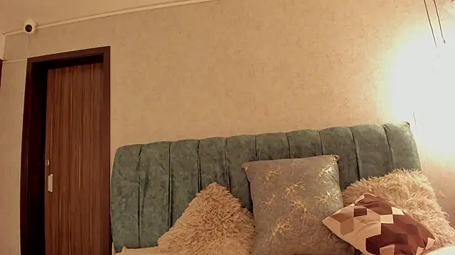 Aleera Walton online show from March 24, 2026, 7:30 pm