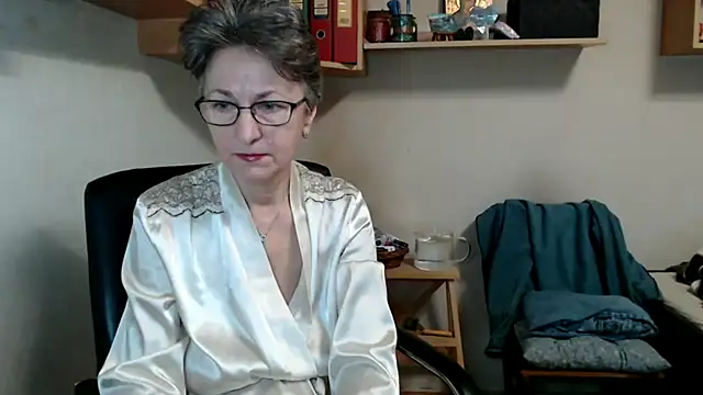 katemodel online show from November 16, 2025, 7:58 am